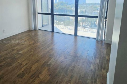 Condominio en alquiler en Hallandale Beach, Florida, 1 dormitorio, 85.01 m2 № 2081315 - foto 8