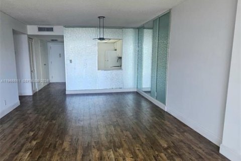 Condominio en alquiler en Hallandale Beach, Florida, 1 dormitorio, 85.01 m2 № 2081315 - foto 6