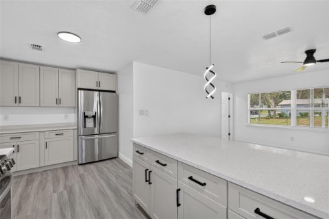 Casa en venta en Fruitland Park, Florida, 3 dormitorios, 156.17 m2 № 2199385 - foto 17