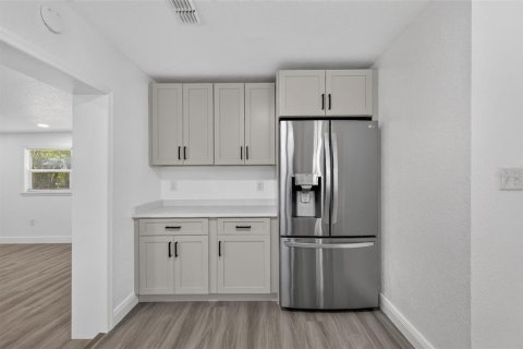 Casa en venta en Fruitland Park, Florida, 3 dormitorios, 156.17 m2 № 2199385 - foto 19