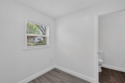 Casa en venta en Fruitland Park, Florida, 3 dormitorios, 156.17 m2 № 2199385 - foto 26