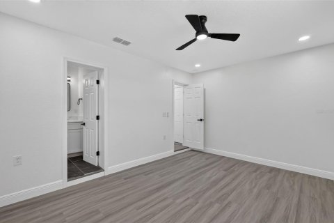 Casa en venta en Fruitland Park, Florida, 3 dormitorios, 156.17 m2 № 2199385 - foto 30