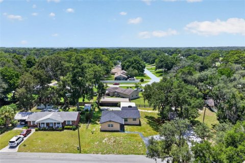 Casa en venta en Fruitland Park, Florida, 3 dormitorios, 156.17 m2 № 2199385 - foto 4