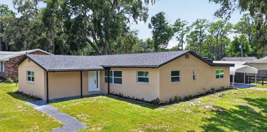 Casa en Fruitland Park, Florida 3 dormitorios, 156.17 m2 № 2199385