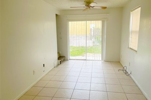 Apartment in Fort Pierce, Florida 1 bedroom № 1065643 - photo 1