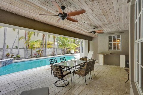 Casa en venta en Fort Lauderdale, Florida, 4 dormitorios, 198.9 m2 № 2083198 - foto 2