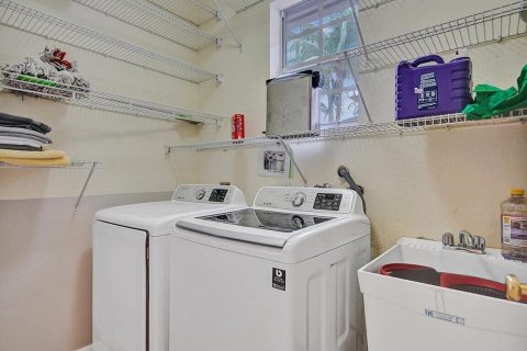 Casa en venta en Fort Lauderdale, Florida, 4 dormitorios, 198.9 m2 № 2083198 - foto 13