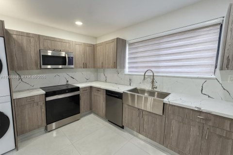 Casa en Miami, Florida 1 dormitorio, 51.1 m2 № 2017486