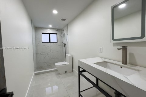 Casa en alquiler en Miami, Florida, 1 dormitorio, 51.1 m2 № 2017486 - foto 4