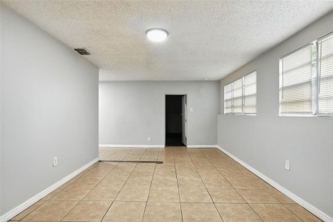 House in Orlando, Florida 3 bedrooms, 171.4 sq.m. № 2419186 - photo 9