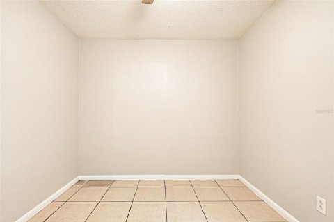 House in Orlando, Florida 3 bedrooms, 171.4 sq.m. № 2419186 - photo 6