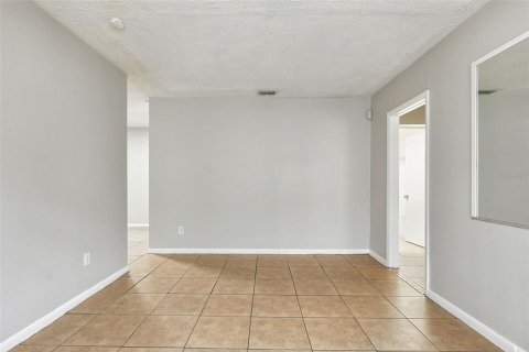 House in Orlando, Florida 3 bedrooms, 171.4 sq.m. № 2419186 - photo 12