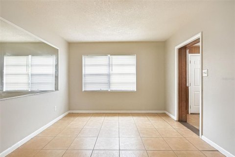 House in Orlando, Florida 3 bedrooms, 171.4 sq.m. № 2419186 - photo 11