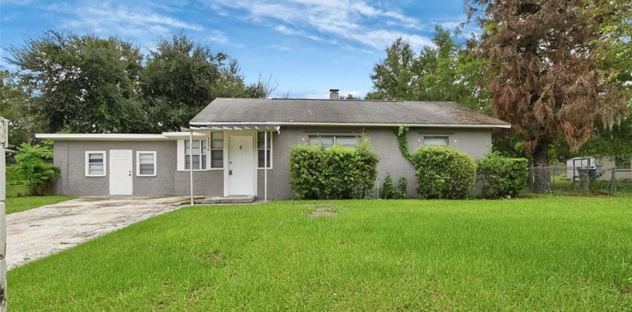 House in Orlando, Florida 3 bedrooms, 171.4 sq.m. № 2419186