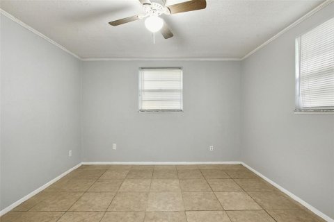 House in Orlando, Florida 3 bedrooms, 171.4 sq.m. № 2419186 - photo 17
