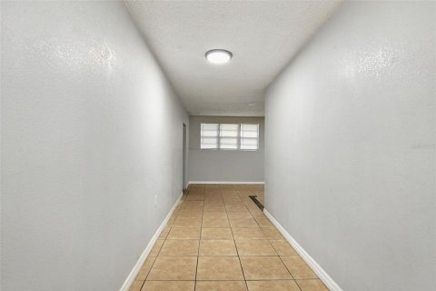 House in Orlando, Florida 3 bedrooms, 171.4 sq.m. № 2419186 - photo 13