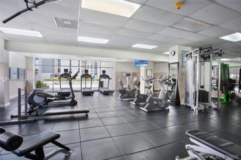 Propiedad comercial en venta en Miami Beach, Florida № 1850416 - foto 12