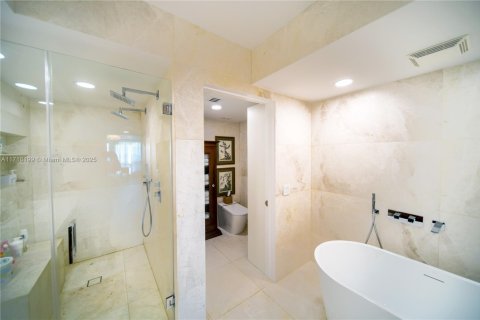 Condo in Key Biscayne, Florida, 3 bedrooms  № 1865754 - photo 23