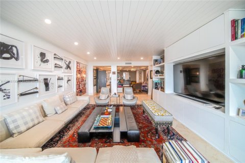 Condo in Key Biscayne, Florida, 3 bedrooms  № 1865754 - photo 1