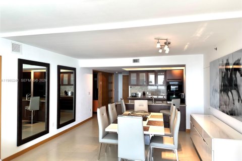 Condo in Hallandale Beach, Florida, 3 bedrooms  № 2052897 - photo 8