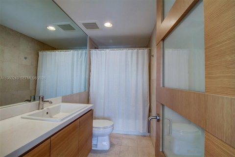 Condo in Hallandale Beach, Florida, 3 bedrooms  № 2052897 - photo 14