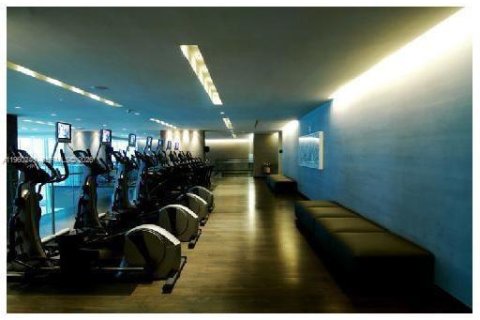 Condo in Hallandale Beach, Florida, 3 bedrooms  № 2052897 - photo 23