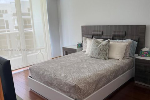 Condo in Hallandale Beach, Florida, 3 bedrooms  № 2052897 - photo 13