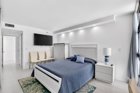 Condominio en venta en Riviera Beach, Florida, 2 dormitorios, 133.31 m2 № 2146780 - foto 10