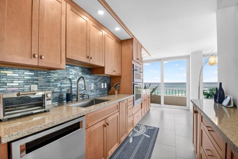 Condominio en venta en Riviera Beach, Florida, 2 dormitorios, 133.31 m2 № 2146780 - foto 4