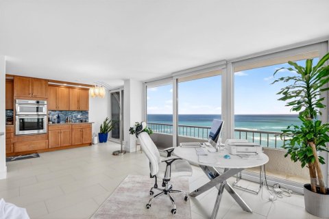 Condominio en venta en Riviera Beach, Florida, 2 dormitorios, 133.31 m2 № 2146780 - foto 23