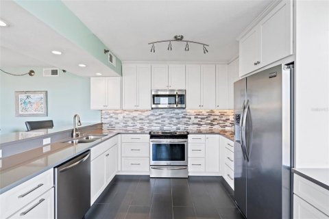 Condominio en venta en Saint Petersburg, Florida, 2 dormitorios, 106.84 m2 № 2222414 - foto 12