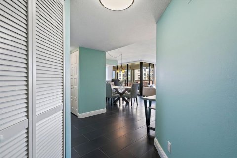 Condominio en venta en Saint Petersburg, Florida, 2 dormitorios, 106.84 m2 № 2222414 - foto 4