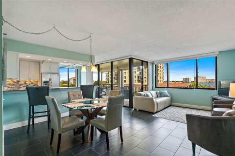 Condominio en venta en Saint Petersburg, Florida, 2 dormitorios, 106.84 m2 № 2222414 - foto 9