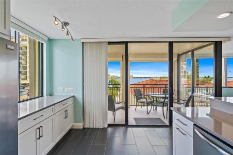 Condominio en venta en Saint Petersburg, Florida, 2 dormitorios, 106.84 m2 № 2222414 - foto 14