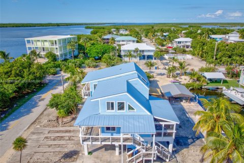 Casa en venta en Big Pine Key, Florida, 3 dormitorios, 155.52 m2 № 1951379 - foto 7