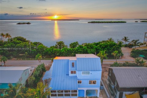 Casa en venta en Big Pine Key, Florida, 3 dormitorios, 155.52 m2 № 1951379 - foto 2