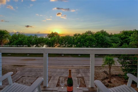 Casa en venta en Big Pine Key, Florida, 3 dormitorios, 155.52 m2 № 1951379 - foto 22