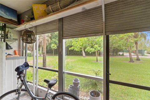 Copropriété à vendre à Tamarac, Floride: 2 chambres, 80.36 m2 № 1816534 - photo 18