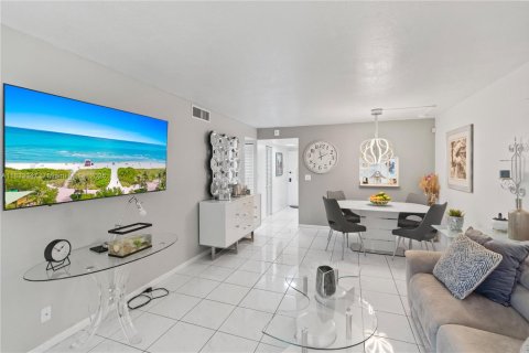 Copropriété à vendre à Tamarac, Floride: 2 chambres, 80.36 m2 № 1816534 - photo 5