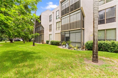 Copropriété à vendre à Tamarac, Floride: 2 chambres, 80.36 m2 № 1816534 - photo 26