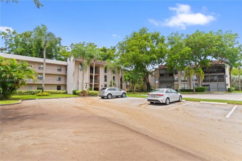 Copropriété à vendre à Tamarac, Floride: 2 chambres, 80.36 m2 № 1816534 - photo 28