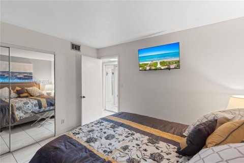 Copropriété à vendre à Tamarac, Floride: 2 chambres, 80.36 m2 № 1816534 - photo 15