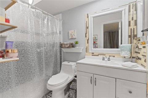 Copropriété à vendre à Tamarac, Floride: 2 chambres, 80.36 m2 № 1816534 - photo 13