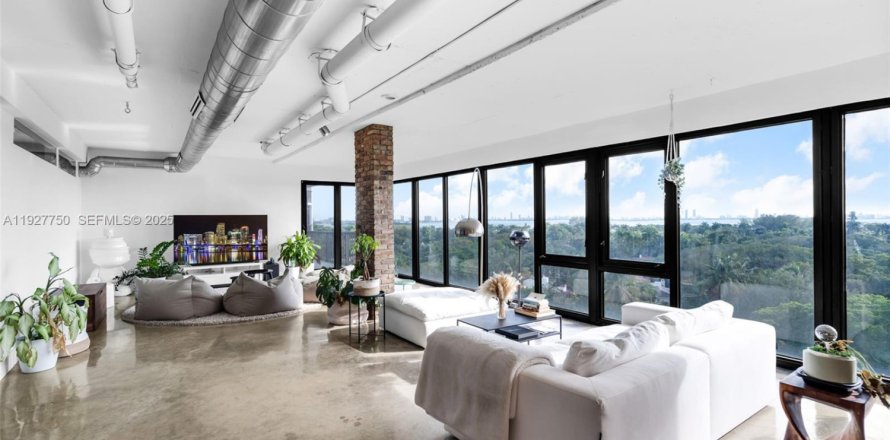 Condo à Miami, Floride, 4 chambres  № 1988239