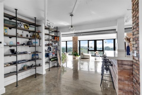 Copropriété à vendre à Miami, Floride: 4 chambres, 295.34 m2 № 1988239 - photo 17