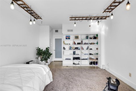 Copropriété à vendre à Miami, Floride: 4 chambres, 295.34 m2 № 1988239 - photo 28