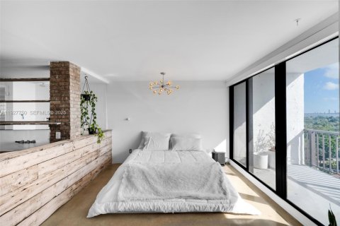 Copropriété à vendre à Miami, Floride: 4 chambres, 295.34 m2 № 1988239 - photo 19