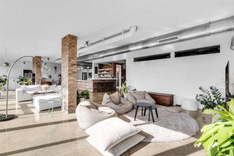 Copropriété à vendre à Miami, Floride: 4 chambres, 295.34 m2 № 1988239 - photo 2