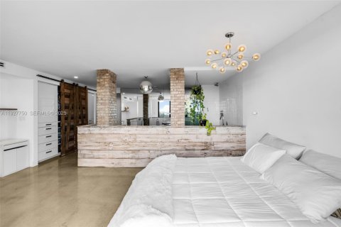 Copropriété à vendre à Miami, Floride: 4 chambres, 295.34 m2 № 1988239 - photo 23