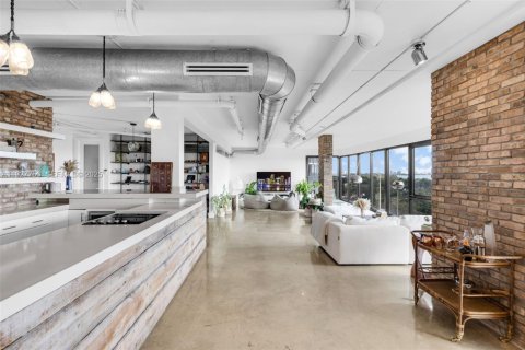 Copropriété à vendre à Miami, Floride: 4 chambres, 295.34 m2 № 1988239 - photo 13